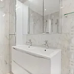 Apartment Ref 1996 Croisette - Sea View For Rent Cannes