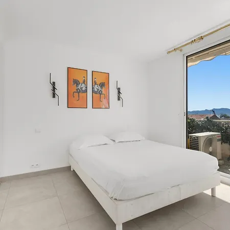 Ref 1996 Croisette - Sea View For Rent *