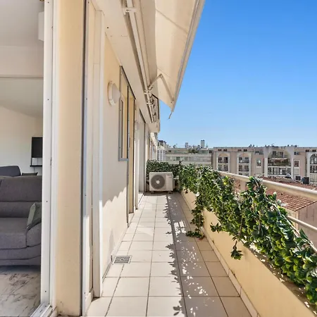 Lägenhet Ref 1996 Croisette - Sea View For Rent *