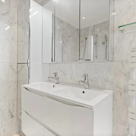 Apartament Ref 1996 Croisette - Sea View For Rent Cannes